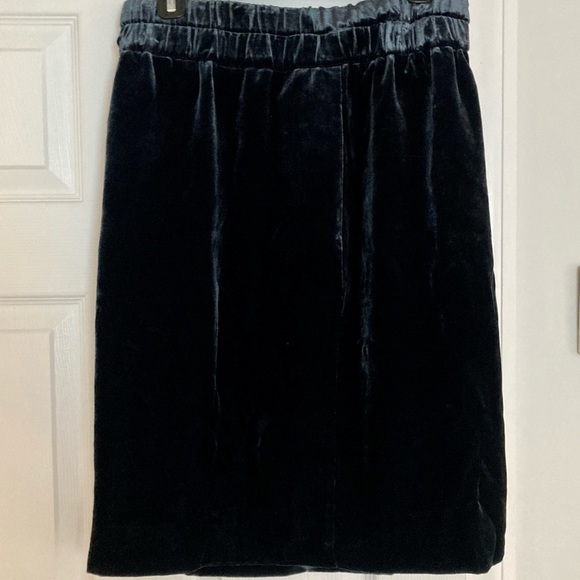 Pull-on Velvet Skirt - J. Crew Midnight Navy with Pockets - Picture 3 of 4